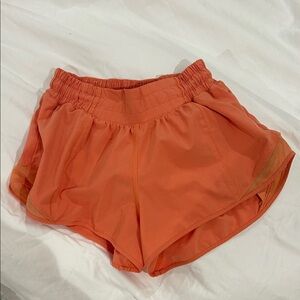 Lululemon Athletica Orange 2.5 inch size 4 hottie hot shorts
